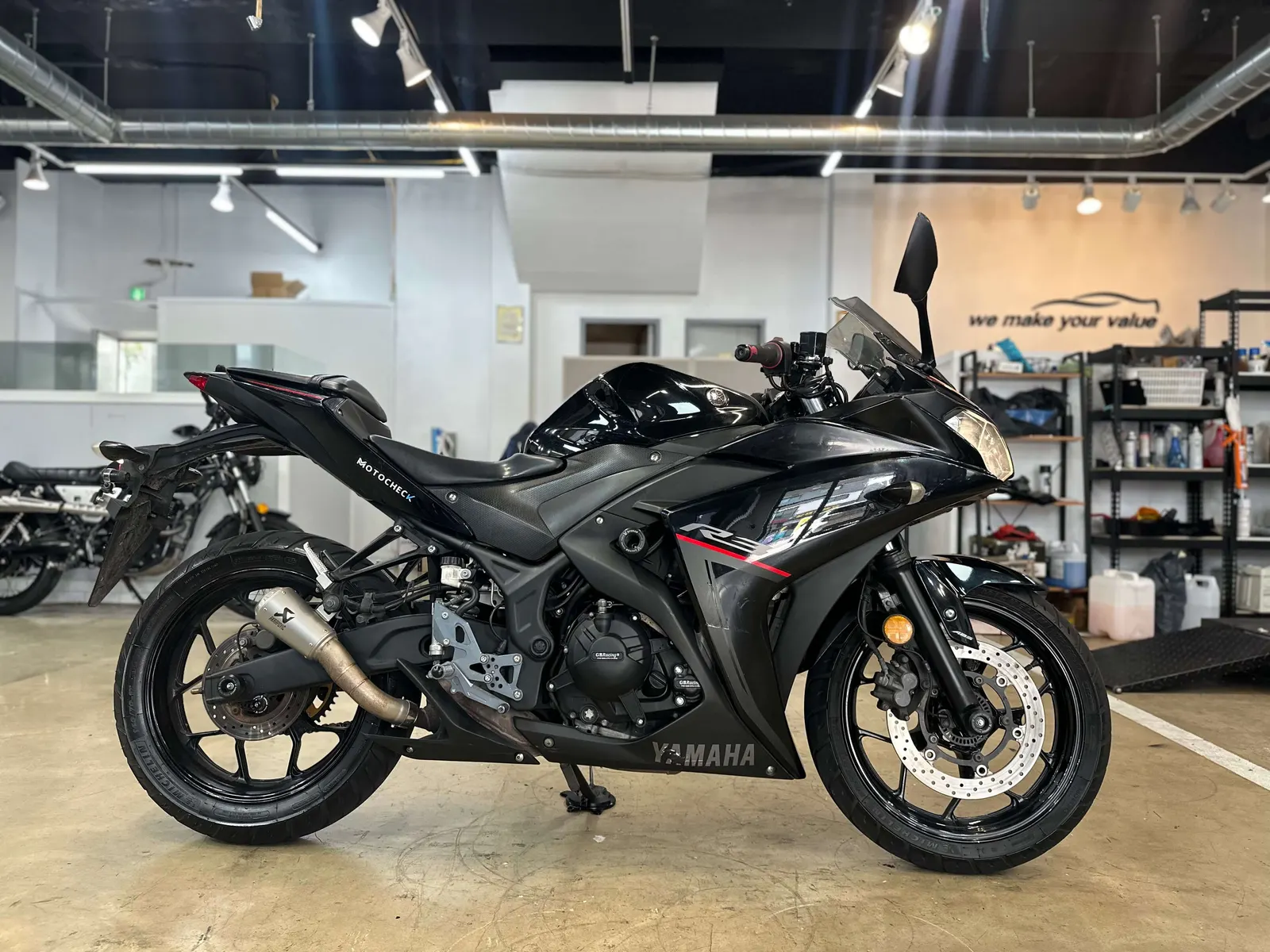 야마하 YZF-R3 블랙 사진